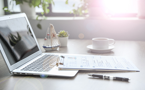 貴州成人高考本科和統(tǒng)招待遇一樣嗎？