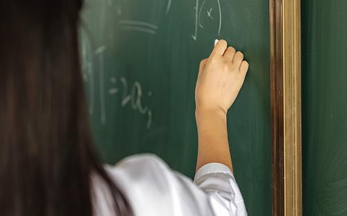 成人自考本科選考課和加考課一樣嗎?