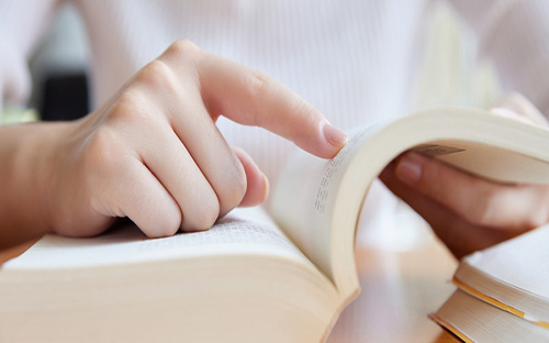 湖北成人高考專升本法學(xué)考什么？