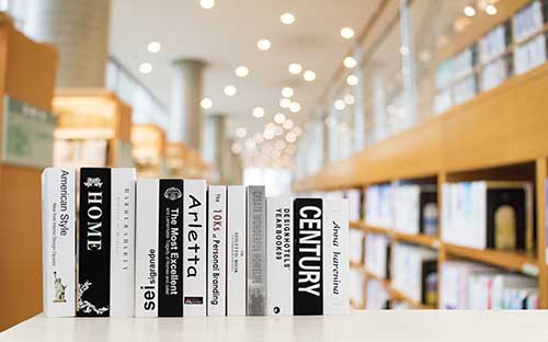 成人高考法學(xué)考試科目？