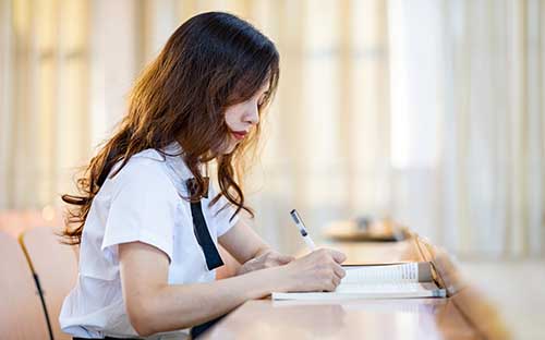 成人高考高起本醫(yī)學(xué)類考哪些？