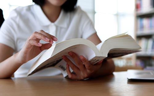 河北成人高考成績(jī)?cè)趺床樵儯? alt=