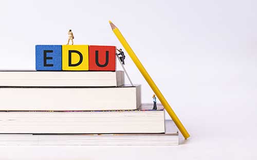 自考漢語言文學(xué)專業(yè)就業(yè)前景如何?