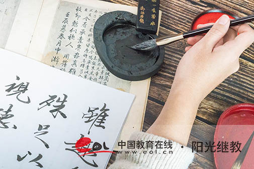 河南成人高考漢語言文學分數(shù)線是多少？有用嗎？