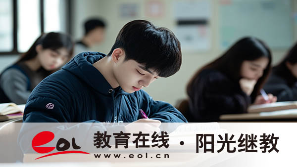 廣東佛山成人高考招生專業(yè)有哪些？選擇時要考慮哪些因素？