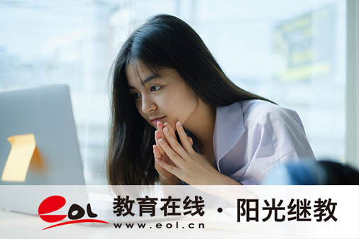 報(bào)名河北承德成人高考需要多少費(fèi)用？適合哪些人群？