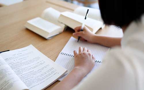 浙江成人高考要線下考試嗎？錄取分?jǐn)?shù)線是多少？