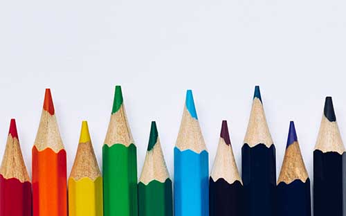 成考美術教育考什么內容？是藝術類專業(yè)嗎？