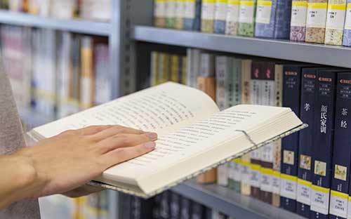 成人高考報考藥學(xué)專業(yè)需要什么條件？專業(yè)有用嗎？