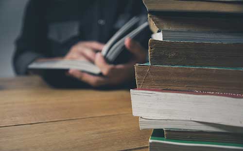 成人高考如何選擇專業(yè)？政治不會怎么辦？