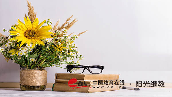 成人高考錄取通知書發(fā)放時間是多久？可以換專業(yè)嗎？