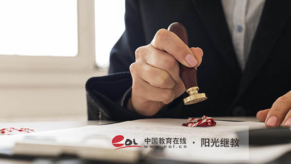 成人高考報(bào)名流程復(fù)雜嗎？分?jǐn)?shù)不夠可以調(diào)劑嗎？