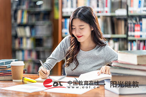 成人高考網(wǎng)上怎么報(bào)名？是線上考試嗎？