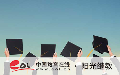 成人高考裸考能過嗎？報(bào)名有哪些注意事項(xiàng)？