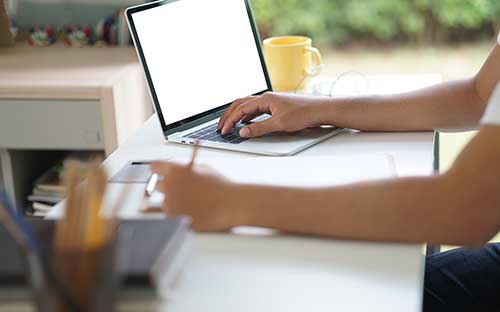 成人高考醫(yī)學(xué)類怎么報名？有哪些要求？