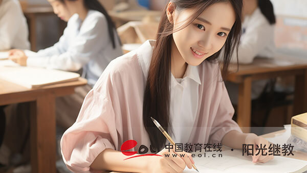 成考哪個(gè)專業(yè)最好考一點(diǎn)？考試科目有哪些？