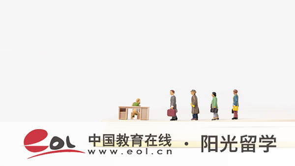 英國影視傳媒專業(yè)留學(xué)大概費(fèi)用多少錢