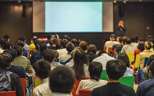 不同的法語考試優(yōu)勢(shì)劣勢(shì)是什么，費(fèi)用有什么區(qū)別