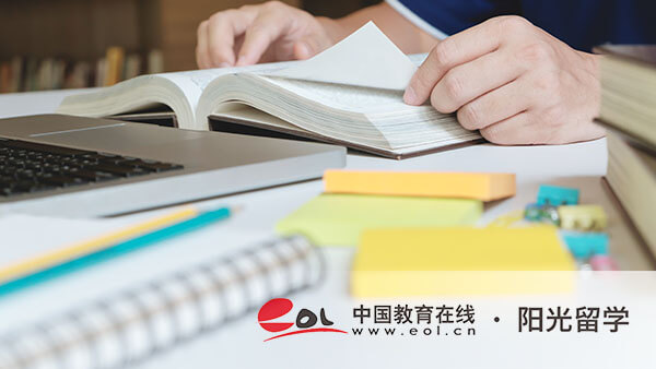 加拿大時尚管理專業(yè)本科留學費用多少錢
