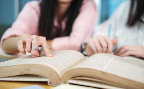 普高英國大學(xué)留學(xué)美術(shù)專業(yè)申請條件有哪些