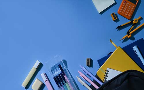 自考的專升本幾月份報(bào)名考試？需要考什么科目？