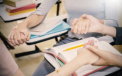 廣東廣州成人自考大學(xué)怎么報名？每科報名費是多少錢？
