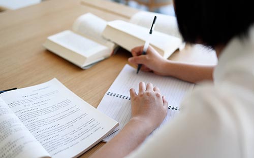 自考本科報(bào)名步驟有哪些？多久可以申請畢業(yè)？